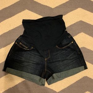 Maternity shorts size small. Worn once